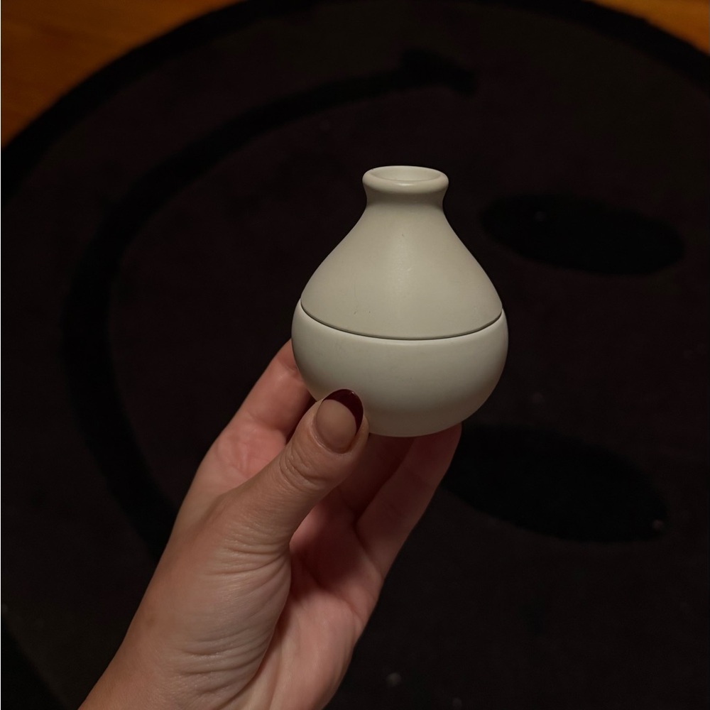 KKW Fragrance Iconic Gardenia perfume